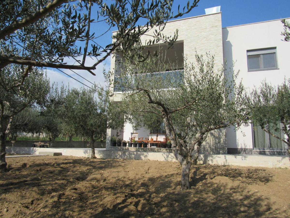 Olives Garden Appartement Trogir Buitenkant foto