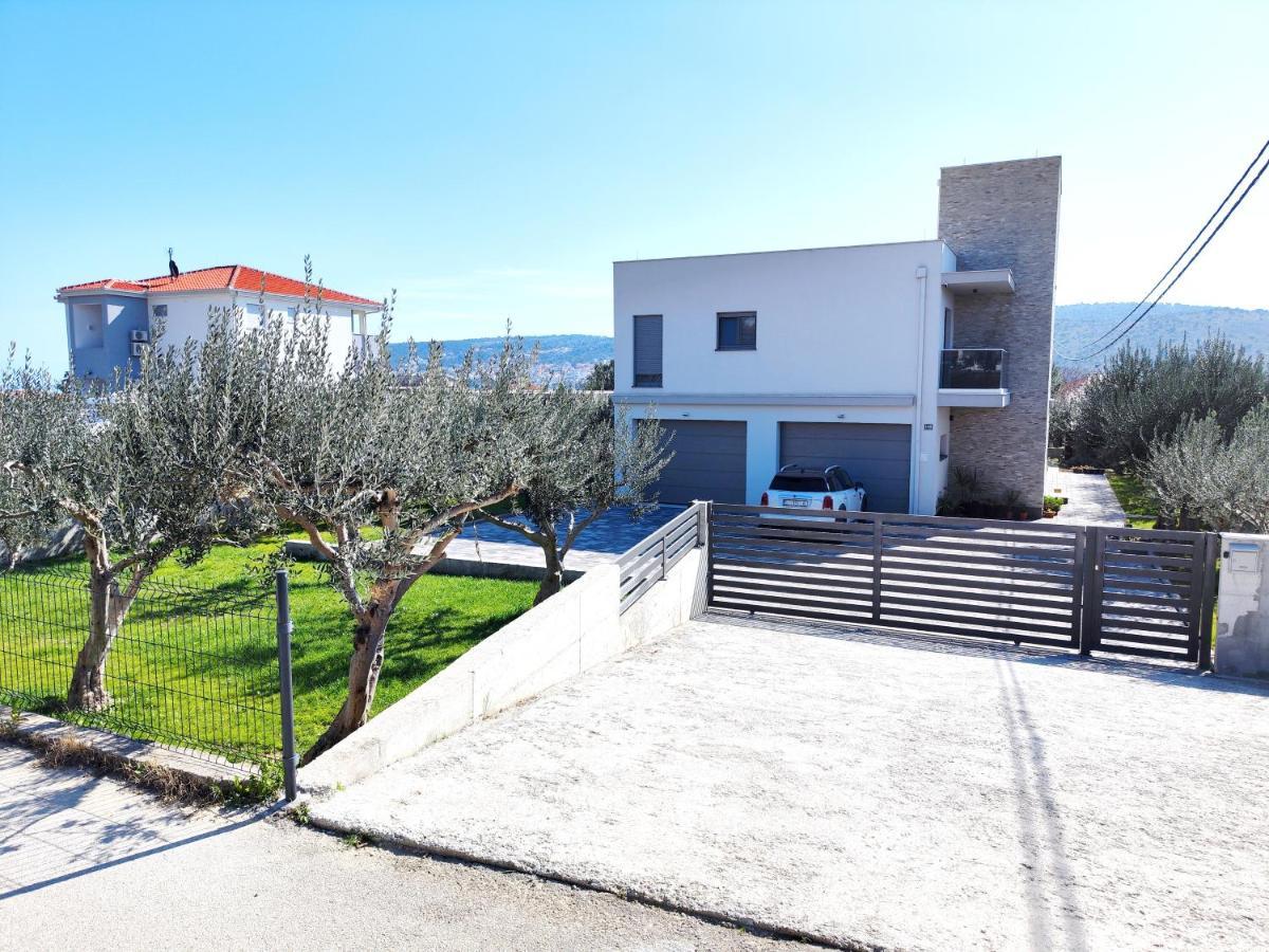 Olives Garden Appartement Trogir Buitenkant foto